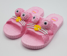 دمپایی بچه گانه طرح پنگول (صورتی کمرنگ)