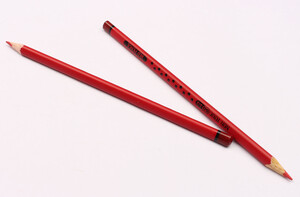 مداد قرمز oa sis