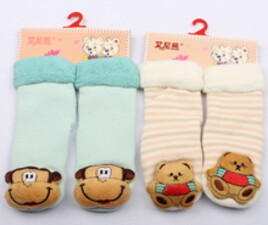 جوراب حوله ای استپ دار عروسکی (2-1 سال)