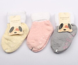 جوراب حوله ای استپ دار(9-3 ماه)