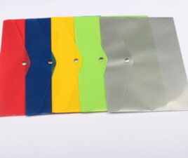 پوشه دکمه دار