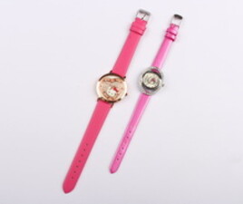 ساعت مچی نگین دار hello kitty