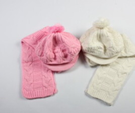 کلاه و شال لبه دار