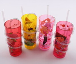 لیوان دور نی دار