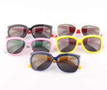 عینک آفتابی(6 سال به بالا)