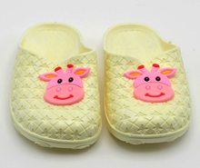 دمپایی جلو بسته لیمویی