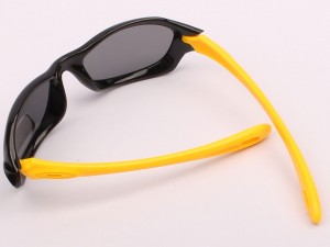 عینک آفتابی (8-3 سال)