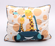 بالشت طرح زرافه