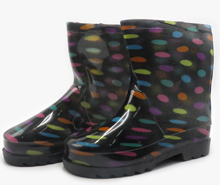 چکمه خال خالی پلاستیکی