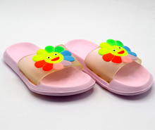 دمپایی خورشیدی صورتی