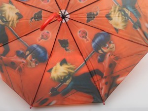 چتر دختر کفشدوزکی