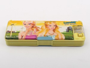 جامدادی دکمه ای باربی