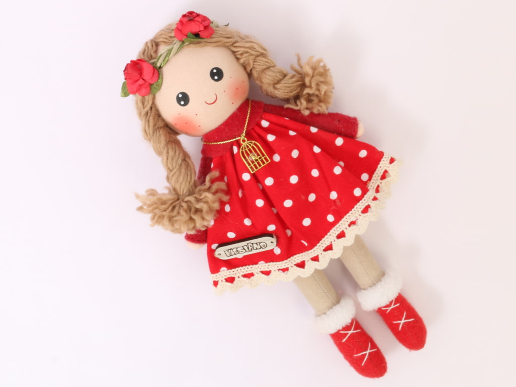 خرید اینترنتی عروسک دخترانه