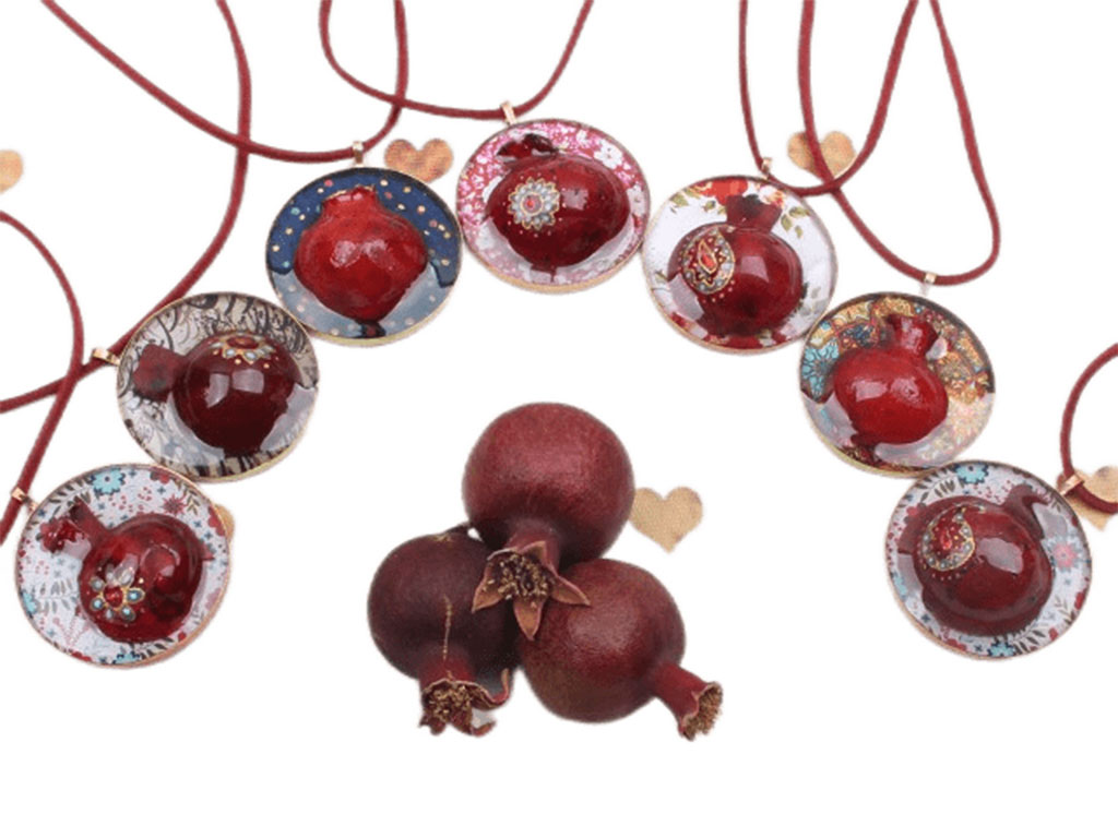 گردنبند رولباسی انار و مدال