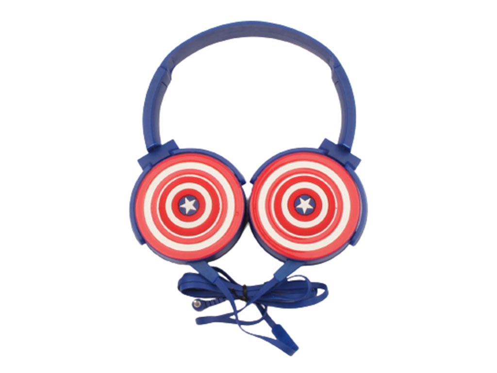 هدفون سیم دار مرد آمریکایی