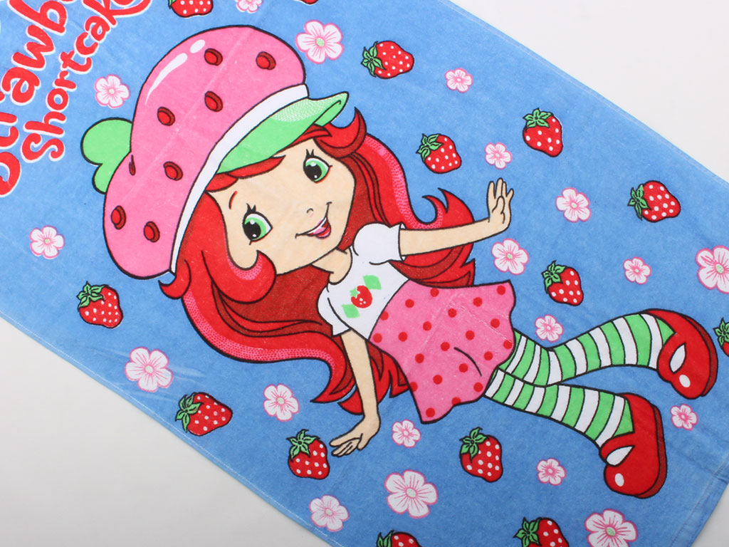 حوله استخری دختر توت فرنگی