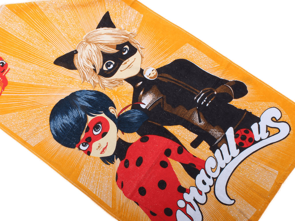 حوله استخری دختر کفشدوزکی