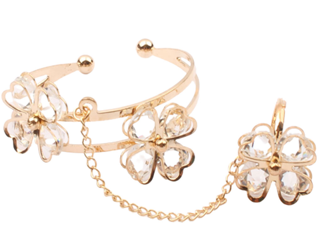 تمیمه دخترانه (دستبند و انگشتر متصل به آن)