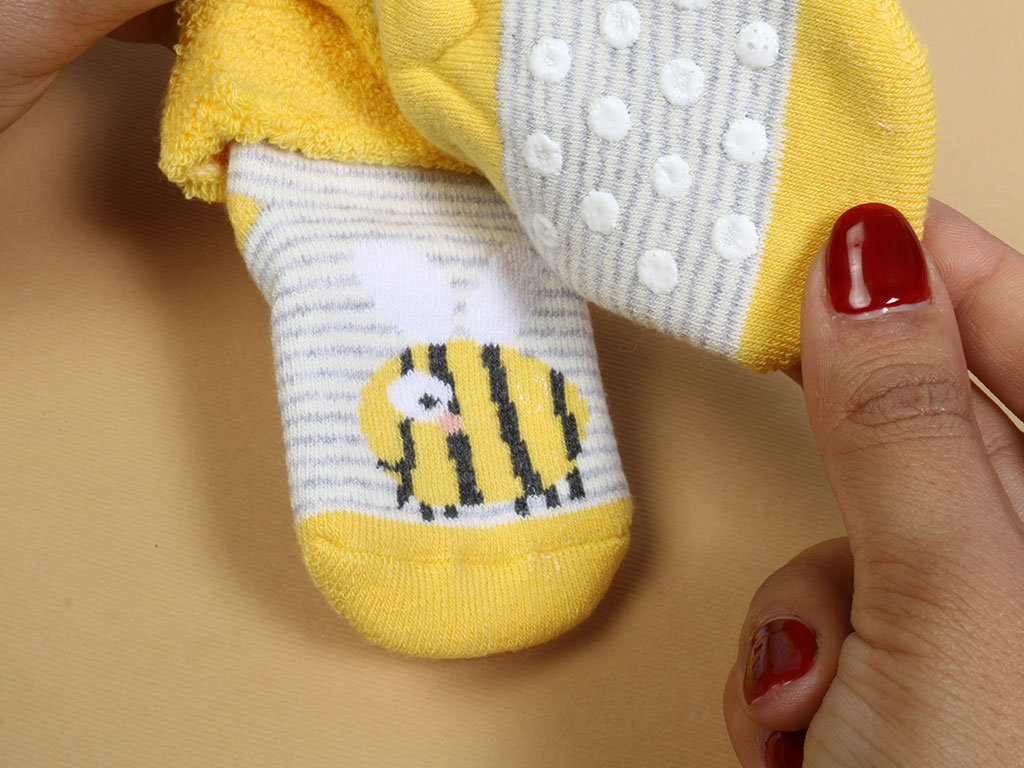 جوراب استپ دار نوزادی