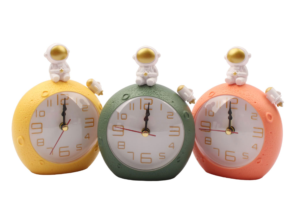 ساعت رومیزی بچگانه زنگ دار طرح سفینه فضایی و فضانورد