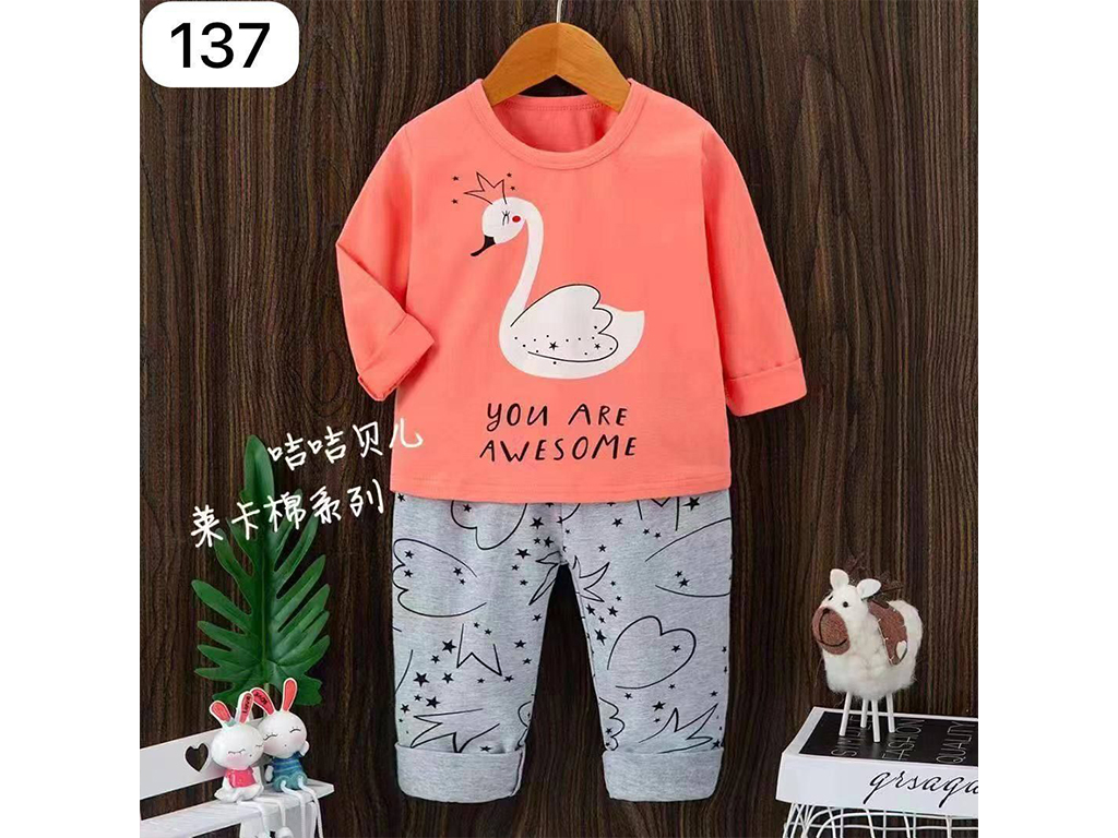 بلوز و شلوار راحتی دخترانه گلبهی رنگ طرح قو تاج دار