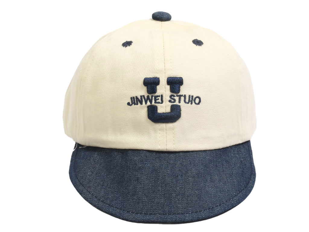 کلاه لبه دار بچگانه طرح گلدوزی شده U (دور سر 44 cm)