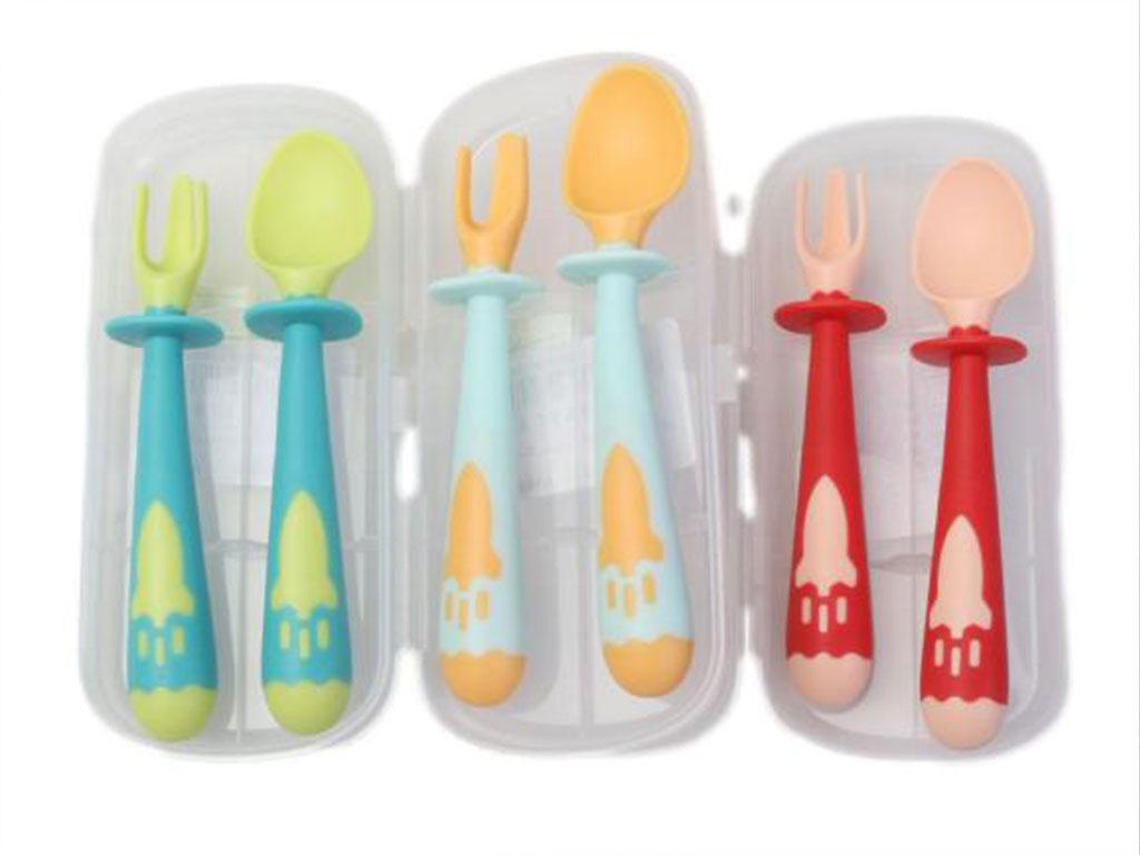 ست قاشق و چنگال سیلیکونی چرخشی قابدار