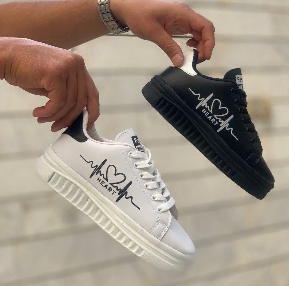 آفر ویژه کفش اسپرت زنانه دخترانه مدل ونس عروسکی یه کار سبک و راحت رنگ سفید کرم باارسال رایگان