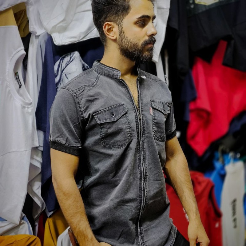 افر ویژه پیراهن دکمه ای آستین کوتاه مردانه بسیار شیک  و باکیفیت  رنگ ذغالی با ارسال رایگان