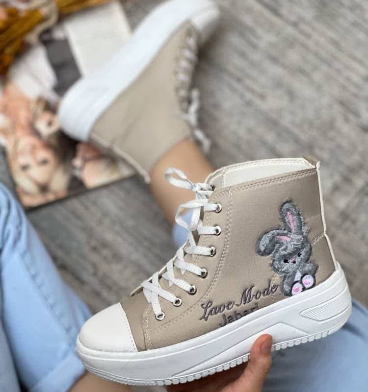 فروش فوق العاده کفش کتونی اسپرت  زنانه دخترانه مدل الستار ساقدار خرگوشی  دلبر و شیک رنگ سفید  کرم باارسال رایگان