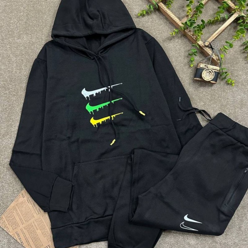 حراااج ویژه  ست هودی و شلوار مردانه پسرانه مشکی تک طرح نایک تن خور عالی جنس نرم و باکیفیت رنگ مشکی باارسال رایگان