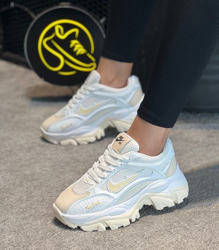 تخفیف خاص کفش اسپرت دخترانه مدل نایک باکیفیت رنگ سفید کرم باارسال رایگان