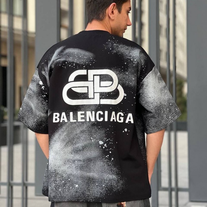 تخفیف ویژه تیشرت لانگ مردانه پشت چاپ طرح بالنسیاگا شیک رنگ مشکی باارسال رایگان