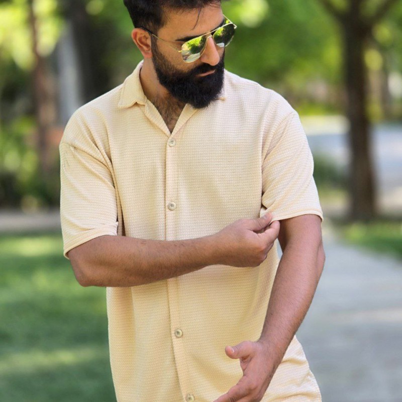 حراااج فوق العاده پیراهن مردانه نصف آستین رنگ کرم قواره دار با ارسال رایگان