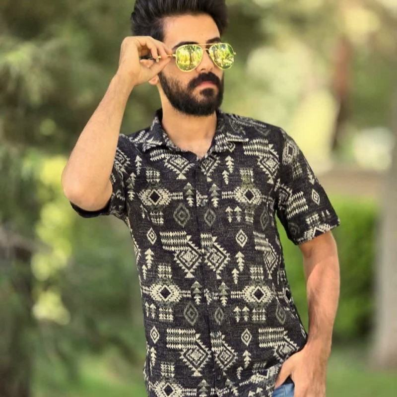 فروش فوق العاده پیراهن دکمه ای آستین کوتاه مردانه پسرانه ویژه و با کیفیت رنگ مشکی  با ارسال رایگان