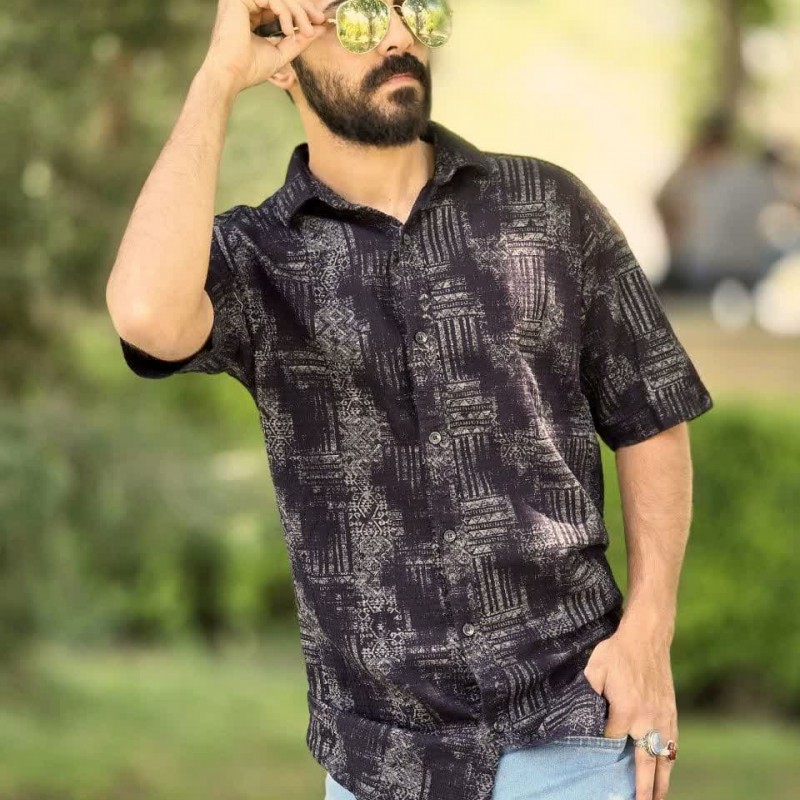 تخفیف استثنایی  پیراهن دکمه ای آستین کوتاه مردانه پسرانه  جذاب و راحت رنگ مشکی  با ارسال رایگان