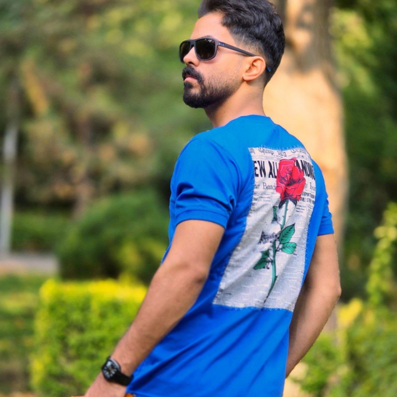 تخفیف ویژه تیشرت لانگ مردانه پشت چاپ طرح گل رز  شیک و جذاب رنگ آبی باارسال رایگان