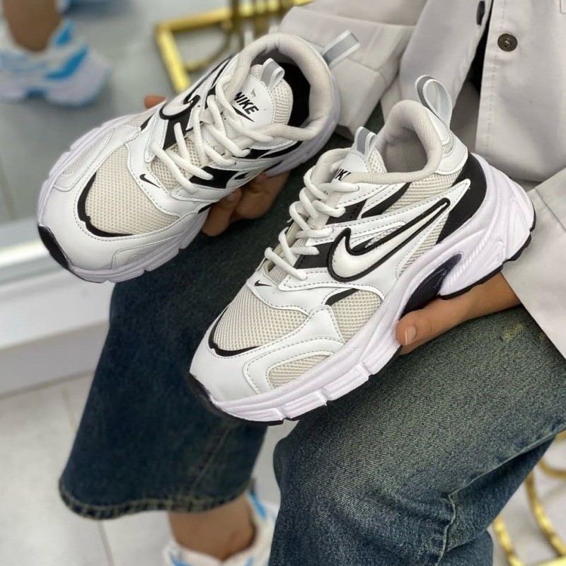 فروش فوق العاده کفش اسپرت نایک زنانه دخترانه  ویژه خانم های خوش سلیقه رنگ سفید مشکی با ارسال رایگان