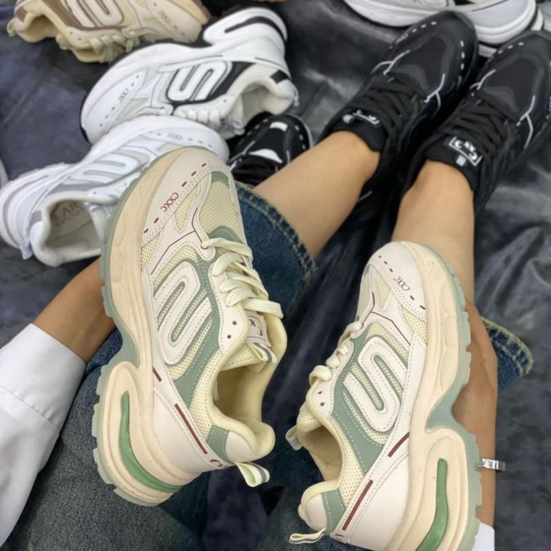 حراج عالی کفش اسپرت مدل S دخترانه زنانه شیک و به روز رنگ کرمی سبز  با ارسال رایگان