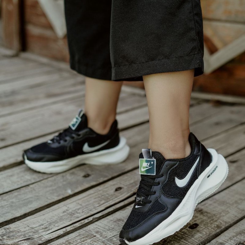 فروش ویژه کفش اسپرت ست نایک زوم زنانه مردانه شیک و سبک رنگ مشکی زیره سفید  با ارسال رایگان