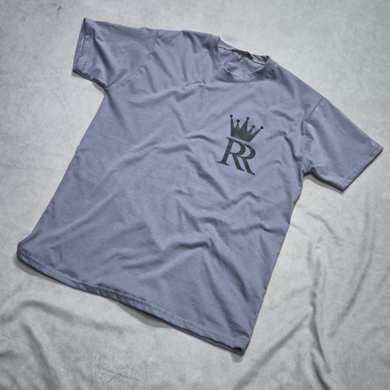 حراج ویژه تیشرت مردانه پسرانه طرح R  نخ پنبه  خاص و جذاب طوسی  با ارسال رایگان