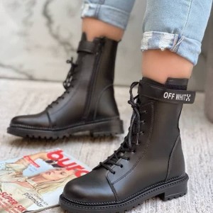 حراااج ویژه نیم بوت  جدید و خاص دخترانه زنانه  پرفروش رنگ مشکی باارسال رایگان