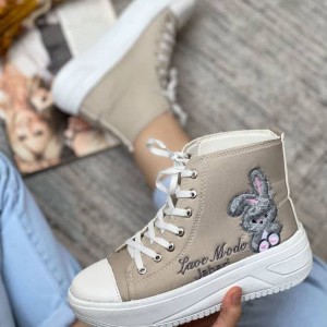 فروش فوق العاده کفش کتونی اسپرت  زنانه دخترانه مدل الستار ساقدار خرگوشی  دلبر و شیک رنگ سفید  کرم باارسال رایگان