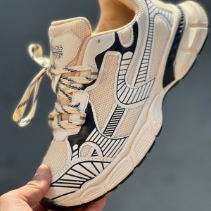 حراج فوق العاده کفش اسپرت مردانه پسرانه مدل بالنسیاگا  باکیفیت و بادوام رنگ کرمی سفیدمشکی  باارسال رایگان