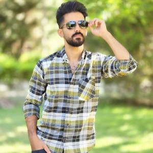 تخفیف  پیراهن دکمه ای آستین دار مردانه مدل چهارخونه ای جدید و منحصر بفرد   رنگ  سفید طوسی  با ارسال رایگان