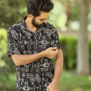 حراج ویژه پیراهن دکمه ای آستین کوتاه مردانه پسرانه شیک و خاص رنگ مشکی  با ارسال رایگان