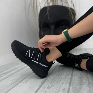 تخفیف ویژه کفش کتونی اسپرت مردانه پسرانه مدل سالامون  بسیار زیبا رنگ مشکی سفیدبا ارسال رایگان