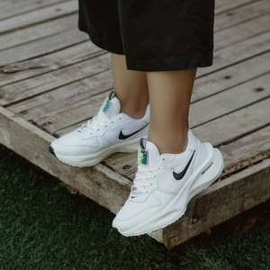 حراج پرفروش کفش اسپرت ست  نایک زوم زنانه مردانه جذااااب رنگ سفید مشکی با ارسال رایگان