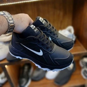 فروش عالی کفش کتونی اسپرت نایک مردانه پسرانه زیبا و بادوام رنگ مشکی نارنجی  با ارسال رایگان