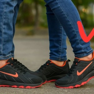 فروش ویژه کفش کتونی اسپرت نایک مردانه پسرانه شیک و ساده  رنگ مشکی سفید با ارسال رایگان